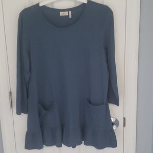 Logo top with ruffle